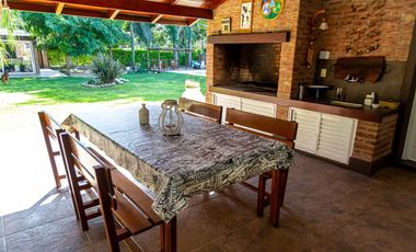 VENTA CASA DE CATEGORIA - COLASTINÉ NORTE