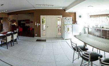 VENTA CASA DE CATEGORIA - COLASTINÉ NORTE