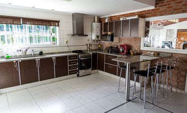 VENTA CASA DE CATEGORIA - COLASTINÉ NORTE