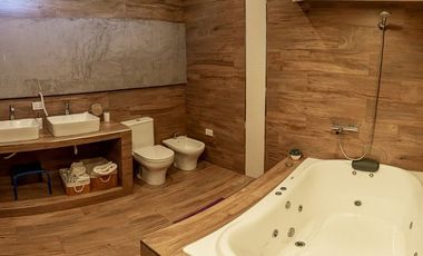 VENTA CASA DE CATEGORIA - COLASTINÉ NORTE