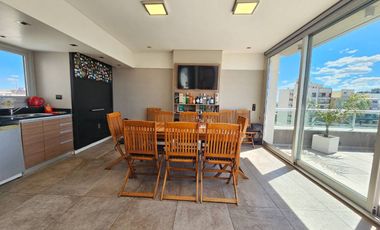 Espect Triplex 5 amb,quincho,terraza-2 coch-Categ