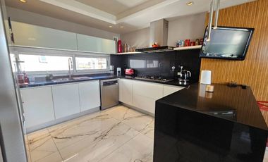 Espect Triplex 5 amb,quincho,terraza-2 coch-Categ