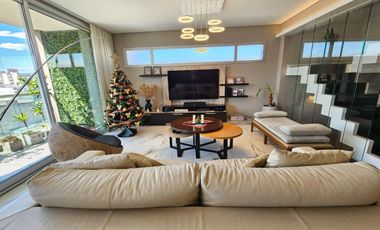 Espect Triplex 5 amb,quincho,terraza-2 coch-Categ