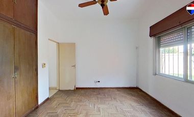 VENTA CASA 3 AMB FLORENCIO VARELA PARQUE Y COCHERA