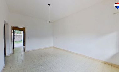 VENTA CASA 3 AMB FLORENCIO VARELA PARQUE Y COCHERA