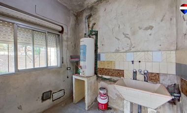 VENTA CASA 3 AMB FLORENCIO VARELA PARQUE Y COCHERA