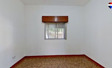 VENTA CASA 3 AMB FLORENCIO VARELA PARQUE Y COCHERA