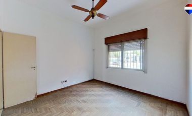 VENTA CASA 3 AMB FLORENCIO VARELA PARQUE Y COCHERA