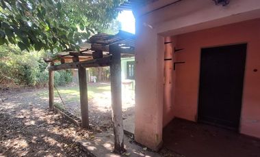 CASA 3 AMB, EN VENTA EN BERAZATEGUI CON JARDIN