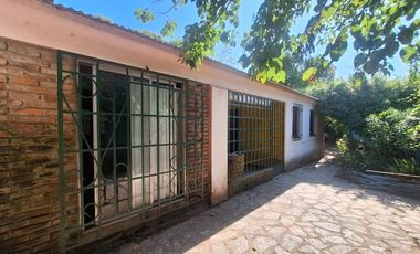 CASA 3 AMB, EN VENTA EN BERAZATEGUI CON JARDIN