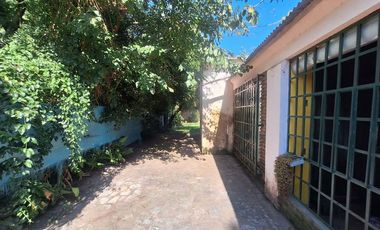 CASA 3 AMB, EN VENTA EN BERAZATEGUI CON JARDIN