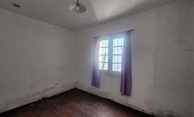 CASA 3 AMB, EN VENTA EN BERAZATEGUI CON JARDIN