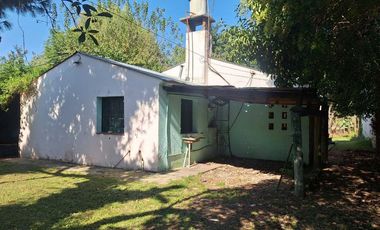 CASA 3 AMB, EN VENTA EN BERAZATEGUI CON JARDIN