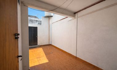 VENTA PH 3 AMB. CON PATIO Y COCHERA