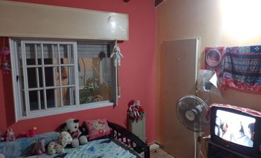 VENTA PH 2 AMBIENTES CON PATIO SARANDÍ AVELLANEDA