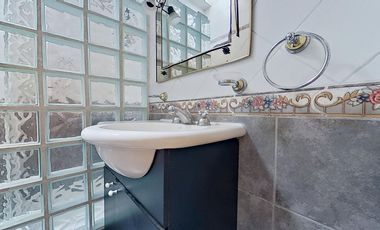 VENTA CASA 6 AMB V.DOMINICO CON PATIO Y GARAJE