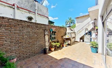 VENTA CASA 6 AMB V.DOMINICO CON PATIO Y GARAJE