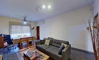 VENTA CASA 6 AMB V.DOMINICO CON PATIO Y GARAJE