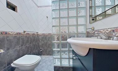 VENTA CASA 6 AMB V.DOMINICO CON PATIO Y GARAJE