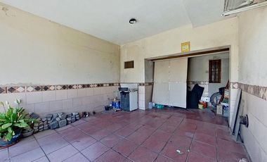 VENTA CASA 6 AMB V.DOMINICO CON PATIO Y GARAJE