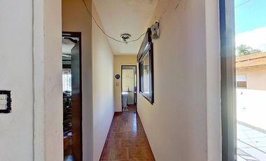 VENTA CASA 6 AMB V.DOMINICO CON PATIO Y GARAJE