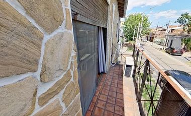 VENTA CASA 6 AMB V.DOMINICO CON PATIO Y GARAJE