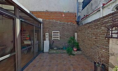 VENTA CASA 6 AMB V.DOMINICO CON PATIO Y GARAJE