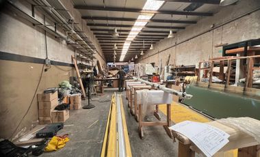 GALPON EN VENTA CON OFICINAS EN AVELLANEDA