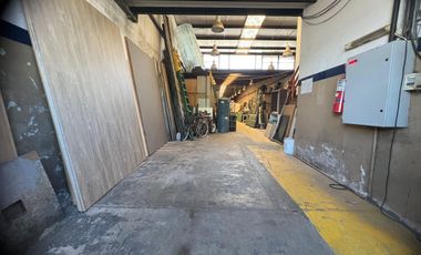 GALPON EN VENTA CON OFICINAS EN AVELLANEDA