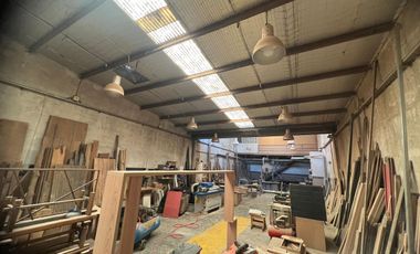 GALPON EN VENTA CON OFICINAS EN AVELLANEDA