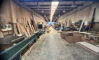 GALPON EN VENTA CON OFICINAS EN AVELLANEDA