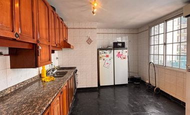 VENTA DPTO 4 AMB. CON PATIO. AVELLANEDA CENTRO