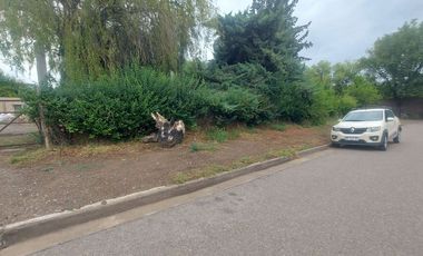 NEUQUEN, EXCELENTE TERRENO EN VENTA CON PILETA