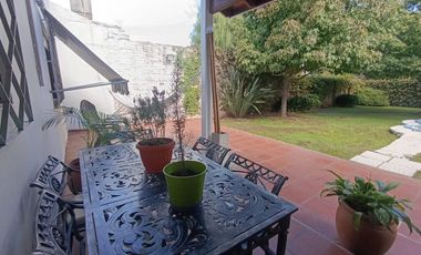VENTA CASA 4 AMB GRAN PARQUE GARAJE ZARATE AP CRED