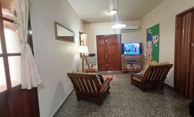 VENTA CASA 4 AMB GRAN PARQUE GARAJE ZARATE AP CRED