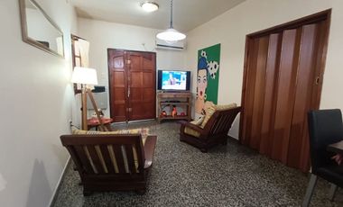 VENTA CASA 4 AMB GRAN PARQUE GARAJE ZARATE AP CRED