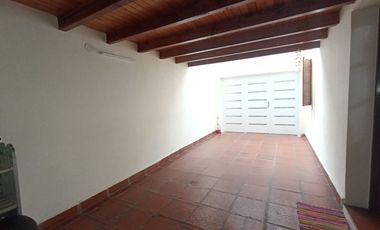 VENTA CASA 4 AMB GRAN PARQUE GARAJE ZARATE AP CRED