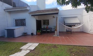 VENTA CASA 4 AMB GRAN PARQUE GARAJE ZARATE AP CRED