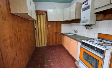 CASA CON 2 VIVIENDAS EN VENTA EN B° LOS IMIGRANTES