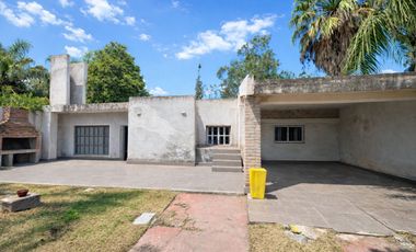 CASA CON 2 VIVIENDAS EN VENTA EN B° LOS IMIGRANTES