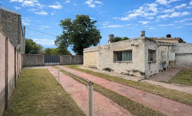 CASA CON 2 VIVIENDAS EN VENTA EN B° LOS IMIGRANTES