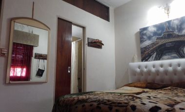 Casa 5 amb. venta Hurlingham c/ jardin y pileta