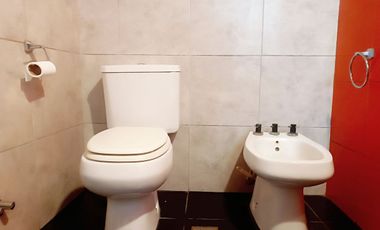 CASA 3 DORMITORIOS EN VENTA GORINA CON JARDÍN