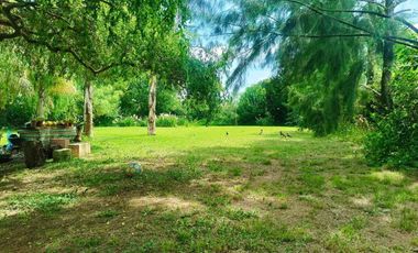 CASA 3 DORMITORIOS EN VENTA GORINA CON JARDÍN