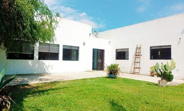 CASA 3 DORMITORIOS EN VENTA GORINA CON JARDÍN