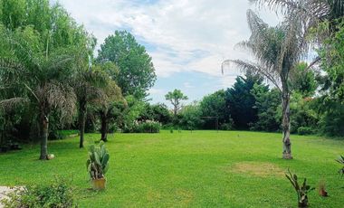 CASA 3 DORMITORIOS EN VENTA GORINA CON JARDÍN