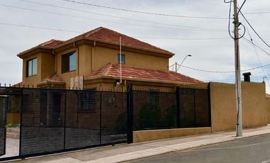 CASA EN MICROBARRIO RESIDENCIAL