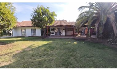 Venta Casa 4D con piscina en sector residencial, San Esteban