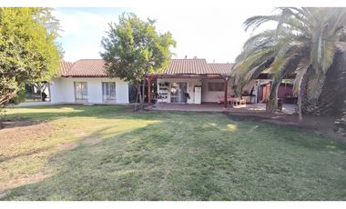 Venta Casa 4D con piscina en sector residencial, San Esteban