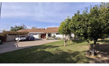 Venta Casa 4D con piscina en sector residencial, San Esteban